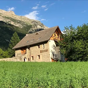 https://clot-saint-joseph-gites-chambres-dhotes.fr-provencehotel.com